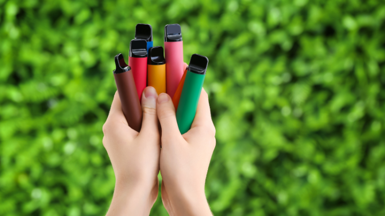 Cigarrillos electrónicos; Científicos alertan contra el peligro de los sabores y el diseño de los cigarrillos electrónicos.