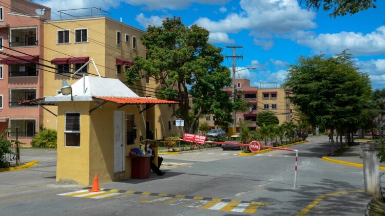 Condominios no podrán vigilar a residentes con drones ni exponer a morosos en redes sociales