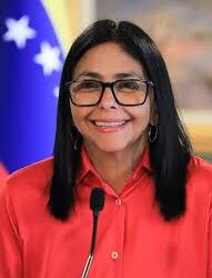 Vicepresidenta de Venezuela reconoce gesto solidario de Bad Bunny