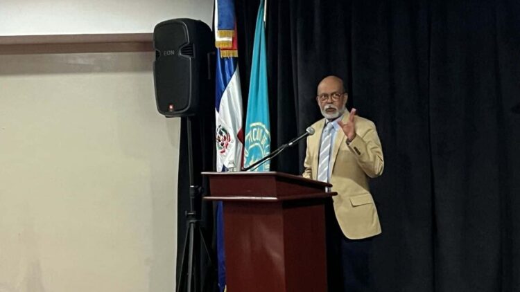 Manuel Mota Castillo presenta en Nueva York su Compendio de Psiquiatría Pediátrica