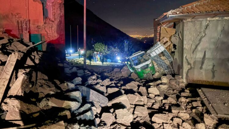 Un terremoto de 7.2 sacude Perú y provoca daños y evacuaciones