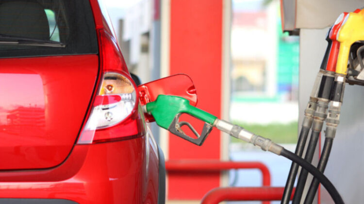 Por tercera semana consecutiva, Gobierno aumenta precios de gasolina y gasoil regular